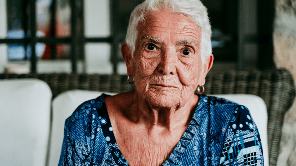 advantages and disadvantages of old age homes